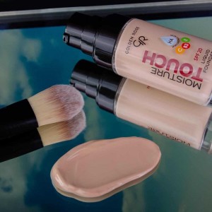 Golden Rose Moisture Touch Liquid Foundation SPF20 109 - 3